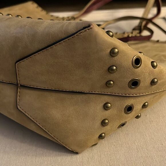 Sydney Love tan sueded leather tote with burgundy leather lining and studs NWOT - Picture 9 of 13